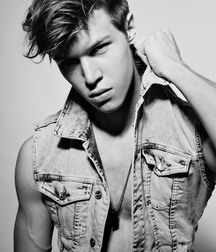 Handsome Fit Model Alexej Twink Tube 61ffef466fc76.jpg