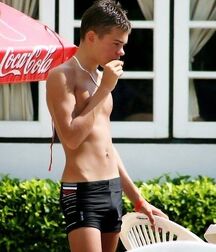 Sexy Shorts Twinks tube shirtless tan summer 620582a0c0fce.jpg