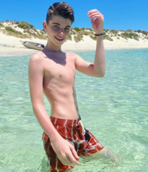Handsome Faces to Sexy Boys Twink Tube Selective 620b452294cdb.png