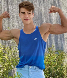 Handsome Faces Built Bodies Twink Tube selfie portrait 