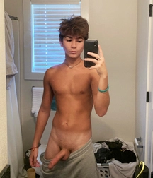 Smooth Twinks boys porn shaven cock selfies