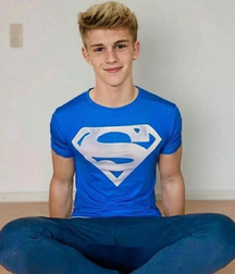 Sexy Jeans Guys Twink Tube Guys abs muscular handsome