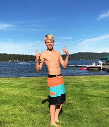 Handsome Singer Carson Twink Tube 62685fca65cff.jpg