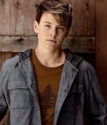 Handsome Singer Carson Twink Tube 62685fff0cbda.jpg