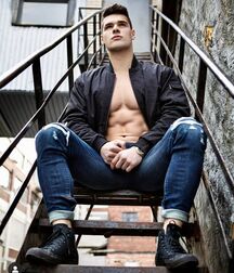 Sexy Handsome Model Malik Twink Tube 6271c61c51687.jpg