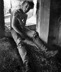 Art B&W Photos Gay Boys Twink Tube photography art 62b0bd0a8d59e.jpg