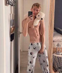 Good Bulges Gay Super Boys Twink Tube Porn Sexy 62d97811d9e7e.jpg