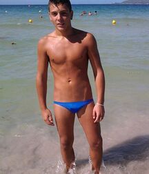 Sizzle Hot Summer Beach Twinks Hunks Gay Boys Tube 62e7e0f4b5fd9.jpg