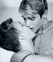Kissing Is Nice Gay Tube 5f7a20ab136c7.jpg