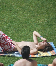 At the swimming pool 5bba74cd9de0e.jpg