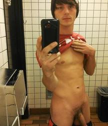 selfies 2 5cf19466bf8ae.jpg
