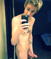 selfies 2 5cf194d3afa27.jpg