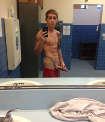 selfies 2 5cf195b3f2b20.jpg