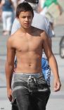 LR2T's BoyPics18 15.jpg