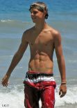 LR2T's BoyPics41 13.jpg