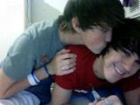 F2Bme Kiss 15.jpg