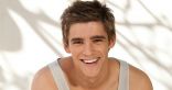 Brenton Thwaites 6.jpg