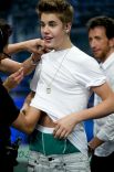 Justin so hot <3