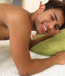 Alex 5999729210bb8.jpg