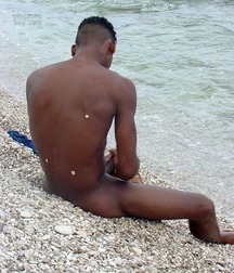 Yunni on Beach 5999926c6e496.jpg