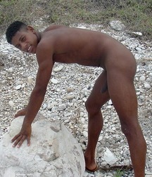 Yunni on Beach 59999285e435a.jpg