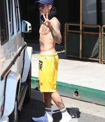 Bieber in.... 59ad0262dab86.jpg