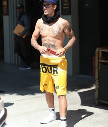 Bieber in.... 59ad0272cf8fa.jpg