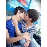 kiss 2.jpg