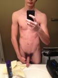 Hot boys self pics 15.jpg