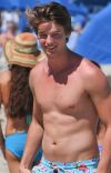 Patrick Schwarzenegger 18.jpg