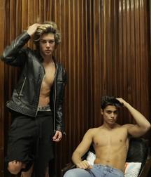 Pictures Shirtless Gay Tube Twinks 5cad61afc4d92.jpg