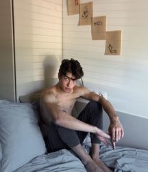 Hand 5ce19bba463f4.jpg