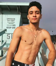 Scenes Gay Tube from Torquay 5dc0f2487df26.jpg