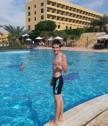 Scenes Gay Tube from Torquay 5dc0f2a11ed19.jpg