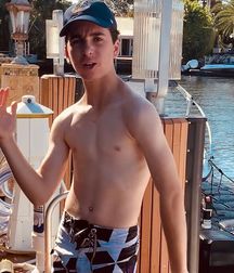 Several pictures cute twinks porn shirtless 5e76ec350f3f0.jpg