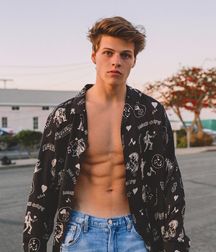 Random Shoes Shirtless Twinks Porn 5e817007b2f15.jpg