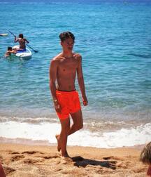 Ninety-six Random Images Cute Shirtless Teen 5f1076583d9be.jpg