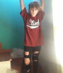 Ninety-six Random Images Cute Shirtless Teen 5f10768942276.jpg