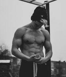 Ninety-six Random Images Cute Shirtless Teen 5f10768b14787.jpg