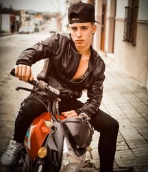 Ninety-six Random Images Cute Shirtless Teen 5f10769fbe9ce.jpg