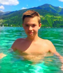Ninety-six Random Images Cute Shirtless Teen 5f1076b5c6f9c.jpg