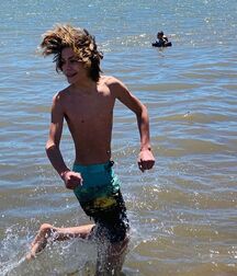 Ninety-six Random Images Cute Shirtless Teen 5f1076be7cd42.jpg
