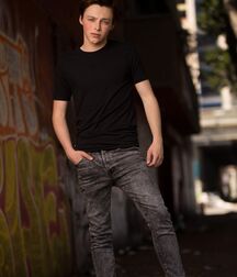Ninety-six Random Images Cute Shirtless Teen 5f1076c0b43c9.jpg