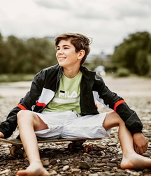 Ninety-six Random Images Cute Shirtless Teen 5f1076c4582d0.jpg