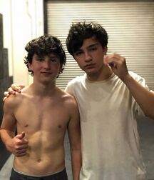 Ninety-six Random Images Cute Shirtless Teen 5f1076d5c6c01.jpg