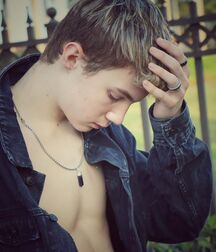 Eighty Five Gay Tube Shirtless Twink 619db29cbca8f.jpg