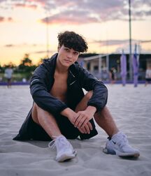 Eighty Five Gay Tube Shirtless Twink 619db2a6e1c62.jpg