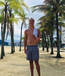 Eighty Five Gay Tube Shirtless Twink 619db2c40914c.jpg