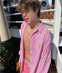 Eighty Five Gay Tube Shirtless Twink 619db2e566e4c.jpg