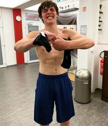 Eighty Five Gay Tube Shirtless Twink 619db2ff5bf8f.jpg
